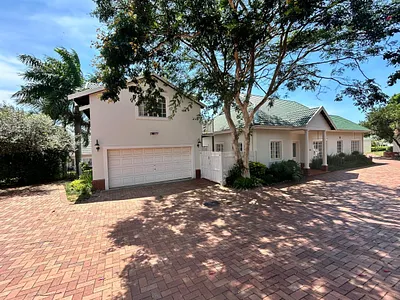 4 Bedroom Apartment For Sale in Mount Edgecombe - mvQY.webp