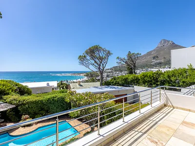 4 Bedroom House For Sale in Cape Town - p6oW.webp