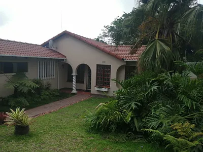 3 Bedroom House For Sale in Queensburgh - img