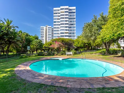 2 Bedroom Apartment For Sale in Cape Town - 5hjn.webp