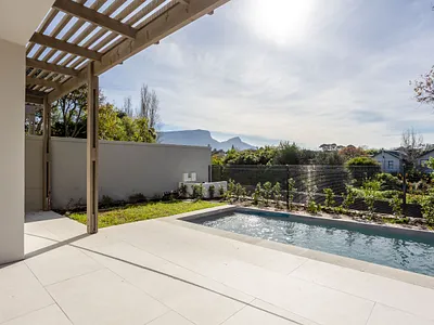 4 Bedroom House For Sale in Cape Town - iuot.webp