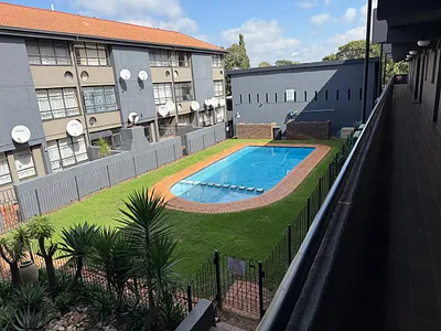 2 Bedroom Apartment For Sale in Centurion - ZJSj.webp