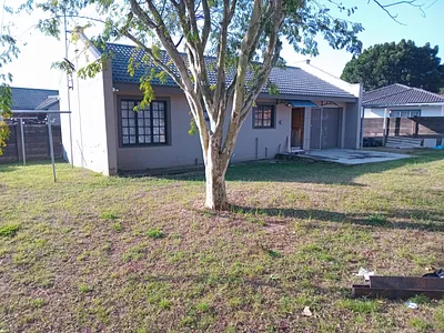 2 Bedroom House For Sale in Richards Bay - HZgQ.webp
