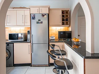 3 Bedroom Townhouse For Sale in Kloof - Eg0H.webp