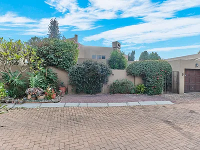 2 Bedroom Townhouse For Sale in Randburg - img