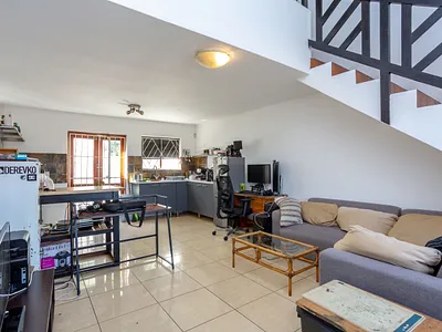 1 Bedroom House For Sale in Cape Town - img