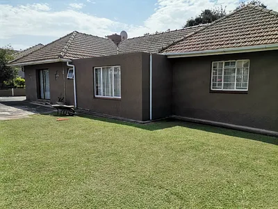 4 Bedroom House For Sale in Pinetown - img