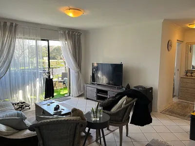 2 Bedroom Apartment To Rent in Somerset West - img