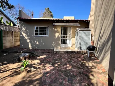 1 Bedroom Apartment To Rent in Sandton - img