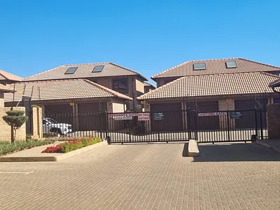 3 Bedroom Apartment For Sale in Pretoria - VN6v.webp