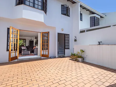 3 Bedroom Townhouse To Rent in Durban North - 0uaR.webp