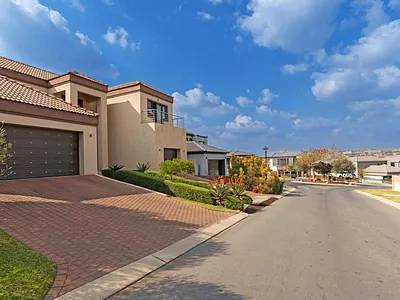 4 Bedroom House For Sale in Midrand - img