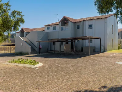2 Bedroom Apartment For Sale in Sandton - 8ERq.webp