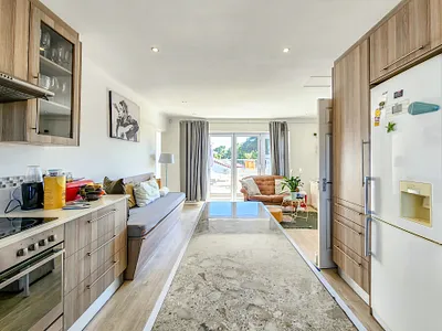 3 Bedroom House To Rent in Goodwood - V3Lo.webp
