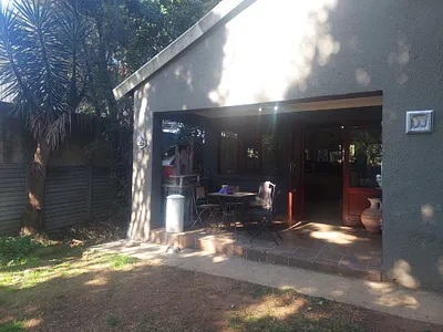 2 Bedroom Apartment To Rent in Randburg - rLlx.webp