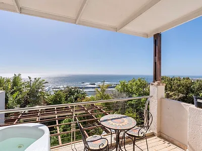 5 Bedroom House For Sale in Cape Town - img