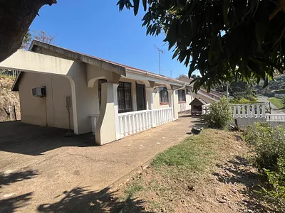 3 Bedroom House For Sale in Durban - rqA2.webp