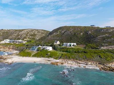 7 Bedroom House For Sale in Agulhas - img