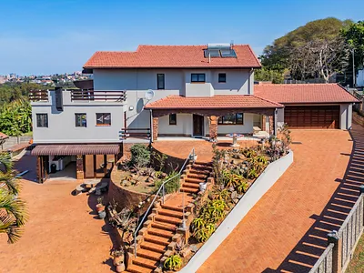 4.5 Bedroom House For Sale in Durban North - img