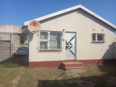 2 Bedroom House To Rent in East London - xxDs.webp
