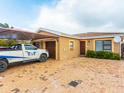 2 Bedroom House For Sale in Durbanville - Ybmq.webp