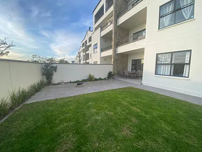 3 Bedroom Apartment For Sale in Blouberg - img