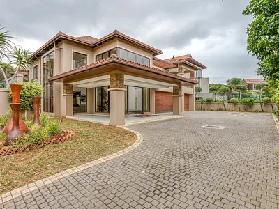 4 Bedroom House For Sale in Izinga, Umhlanga - MXxI.webp