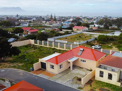 3 Bedroom House For Sale in Kleinmond - img