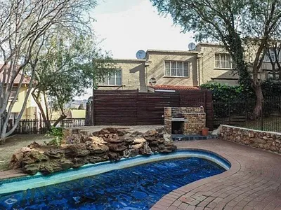 2 Bedroom Apartment For Sale in Johannesburg - img