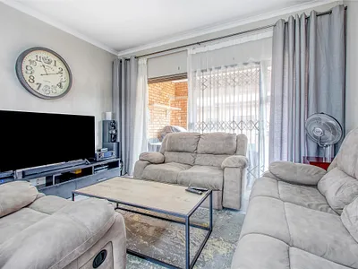 2 Bedroom Apartment To Rent in Roodepoort - 1hJV.webp