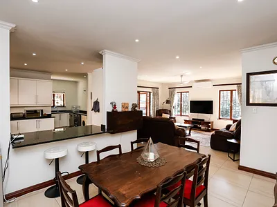 3 Bedroom House For Sale in Durban North - 0VU1.webp