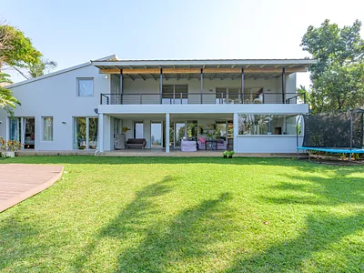 4 Bedroom House For Sale in Durban North - 0zOA.webp