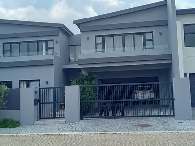 6 Bedroom House For Sale in Blouberg - img