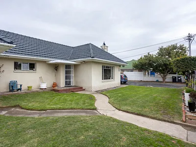 3 Bedroom House To Rent in Cape Town - zkZF.webp
