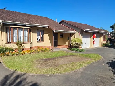 3 Bedroom Townhouse For Sale in Pinetown - x4OF.webp