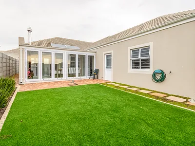 3 Bedroom House For Sale in Blouberg - H4kg.webp