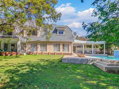 3 Bedroom House For Sale in Sandton - z16E.webp