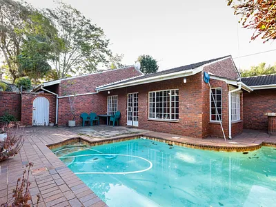 3 Bedroom Townhouse For Sale in Durban - in2K.webp