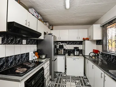 3 Bedroom House For Sale in Phoenix - KNHe.webp