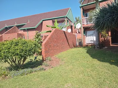 3 Bedroom Townhouse For Sale in Empangeni - img