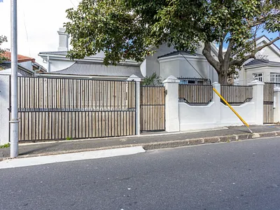 4 Bedroom House For Sale in Cape Town - 8whm.webp