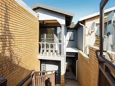 4 Bedroom House For Sale in Phoenix - fMiX.webp