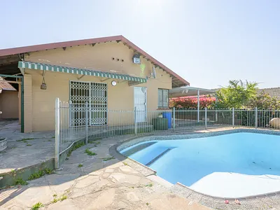 4 Bedroom House For Sale in Pinetown - huTv.webp