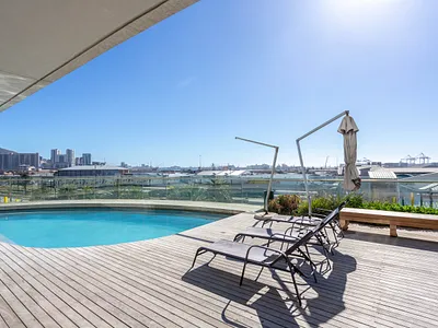 0.5 Bedroom Apartment For Sale in Cape Town - P1hu.webp