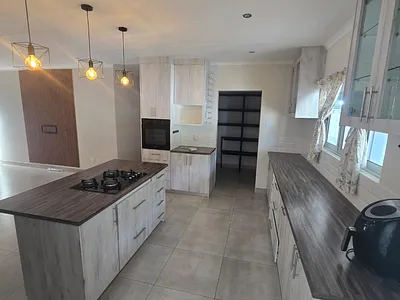 4 Bedroom House For Sale in East London - c0Oi.webp