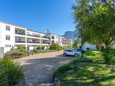 2 Bedroom Apartment For Sale in Cape Town - iJkB.webp