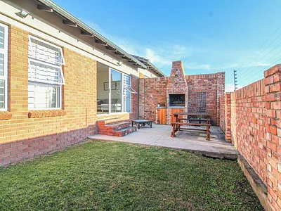 2 Bedroom Townhouse For Sale in East London - CEfW.webp