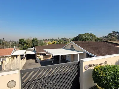 5 Bedroom House For Sale in Queensburgh - CTha.webp
