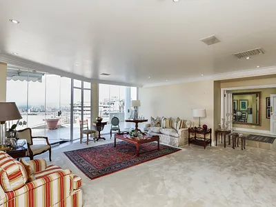 3 Bedroom Apartment For Sale in Durban - FT8p.webp