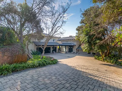 4 Bedroom House For Sale in Sandton - GjZ9.webp